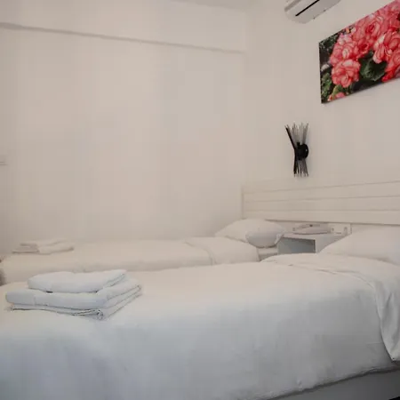 Ξενοδοχείο με διαμερίσματα Cakir's