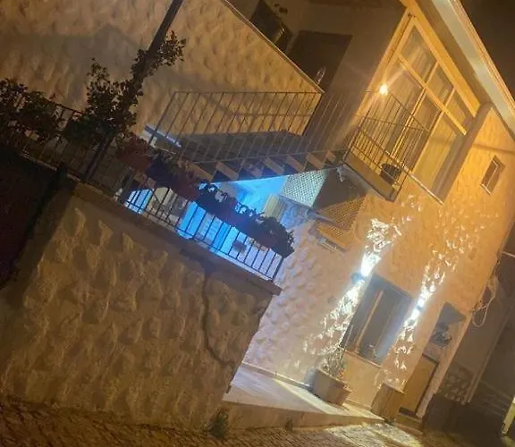 Cakir's Lägenhetshotell Çeşme